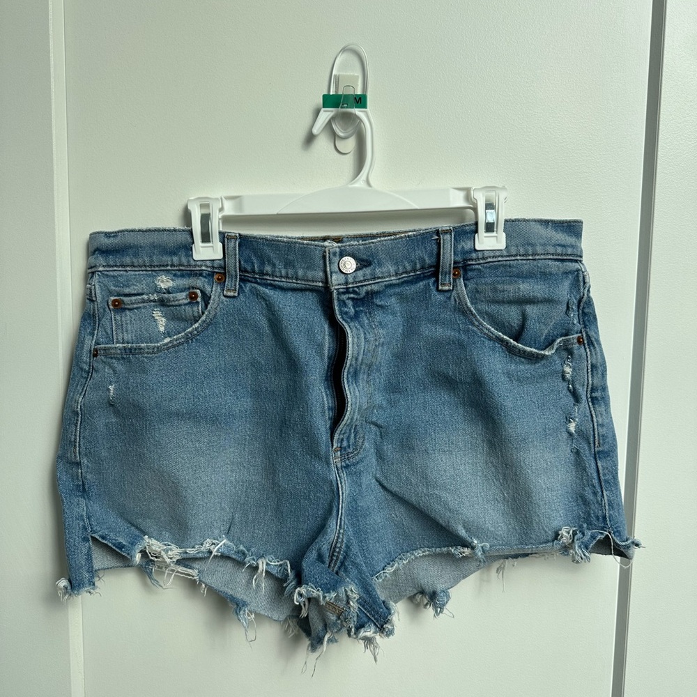 Abercrombie mom short high rise